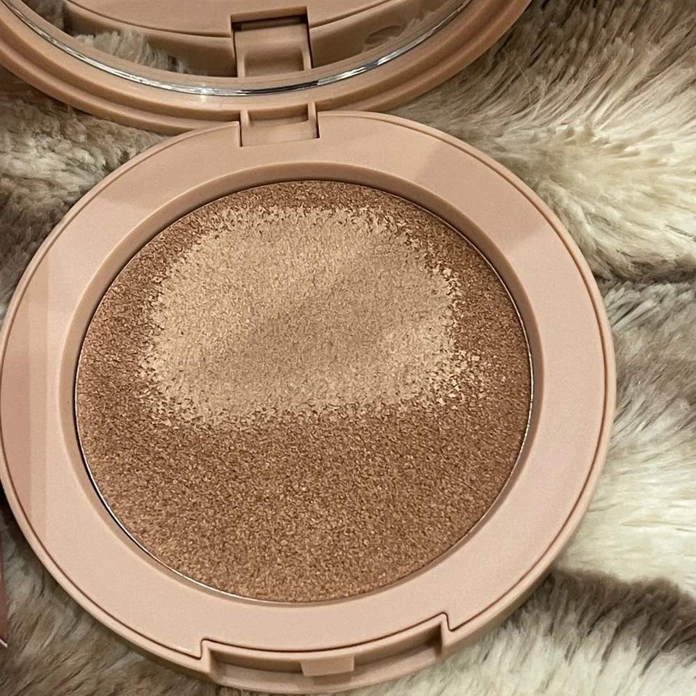 Ilia Sunshift Cream Bronzer in Eclipse Peachy Bronze